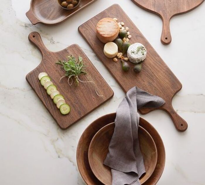 Cheese board: best simple gift for girlfriend