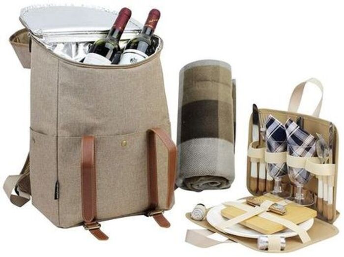 Picnic Backpack: simple gift idea for her