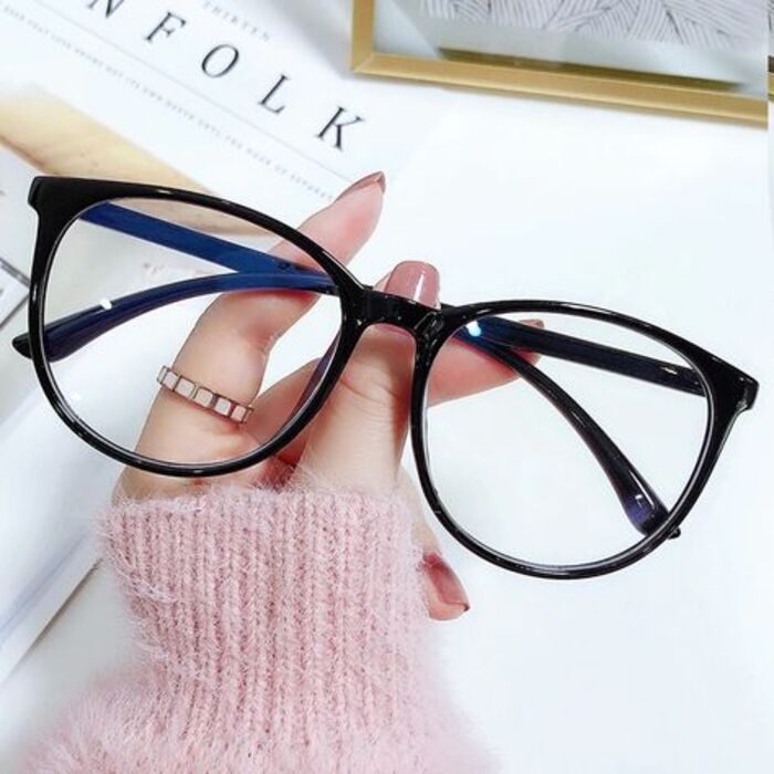 Blue light glasses: easy present for girls