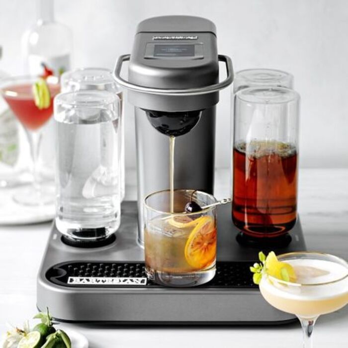 Cocktail maker: easy girlfriend gift idea