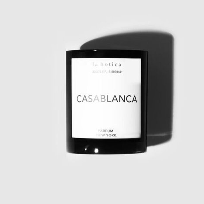Casablanca candle: sexy gift for women