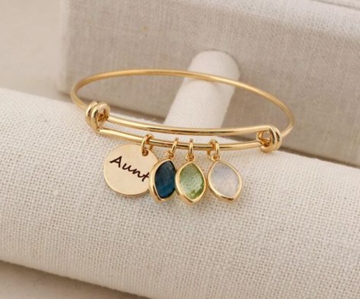 Aunt charm bangle: cute personalized gifts for auntie