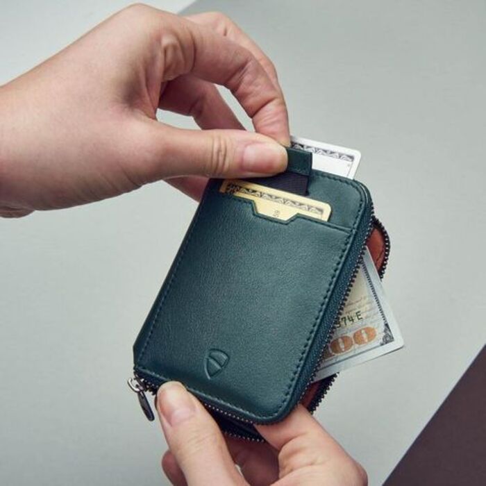 RFID-Blocking leather wallet: creative gift idea for boyfriend