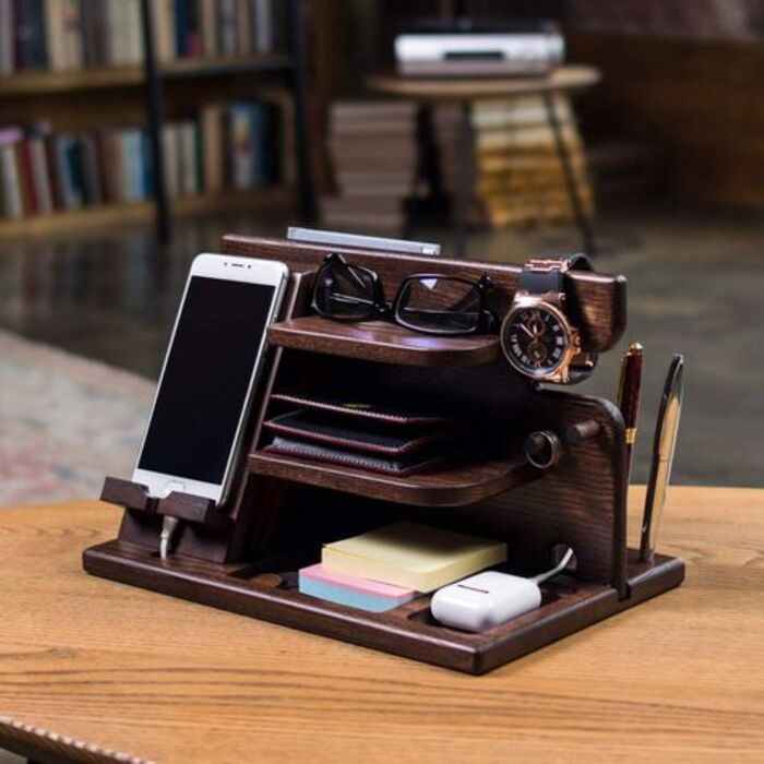 Wood docking station: creative gift idea for boyfriend