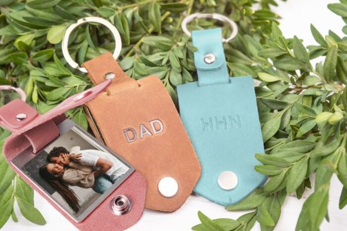 Leather keychains: romantic DIY gifts boyfriend gifts