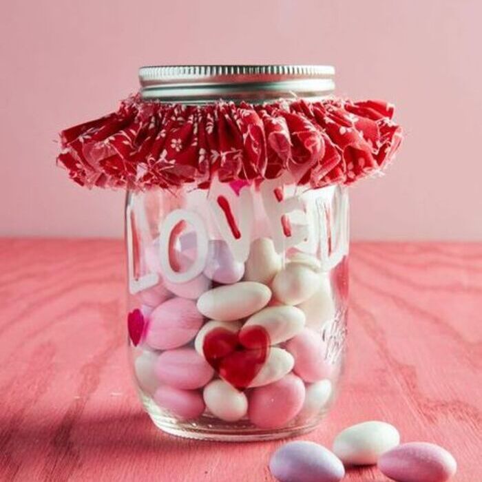 Heart sweets jar: romantic homemade gift ideas for boyfriend