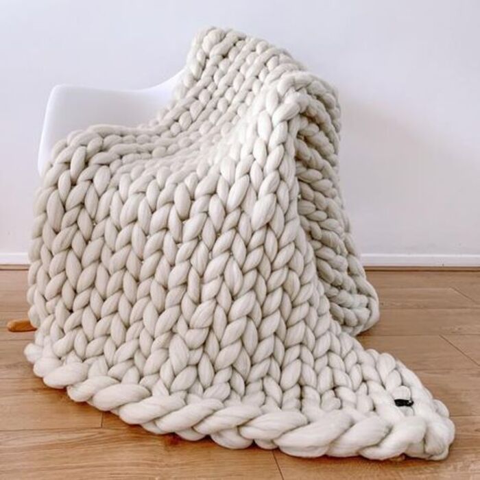 Chunky blanket: romantic DIY gifts for boyfriend