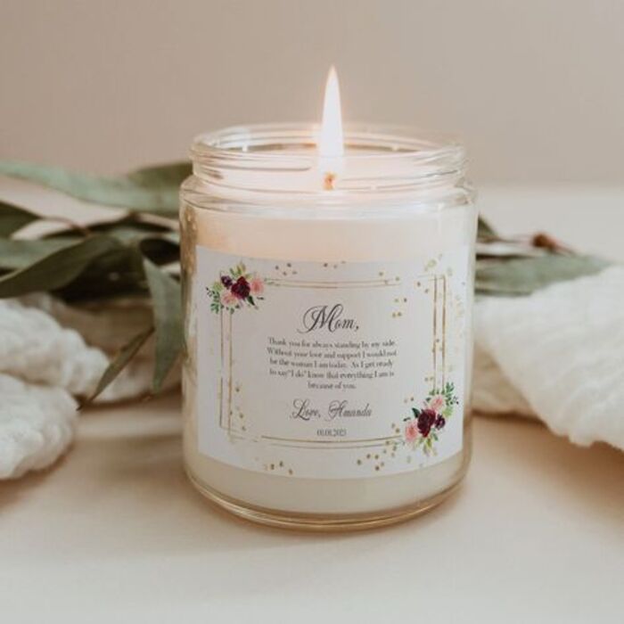 Natural candle: cute gift ideas for boyfriends mom