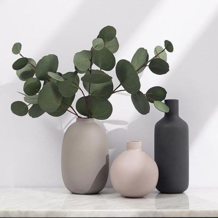 Ceramic vase set: gorgeous gift for boyfriend's mom