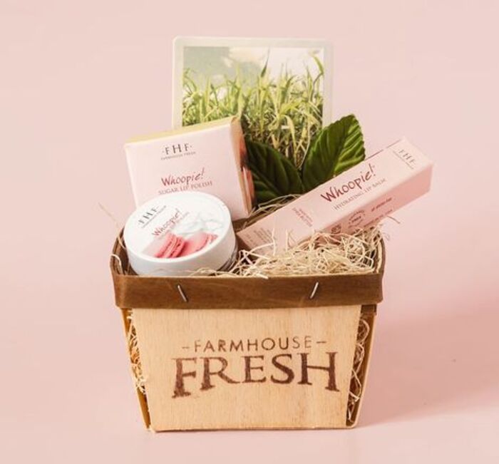 Lipstick gift basket: thoughtful gift for S.O's mom