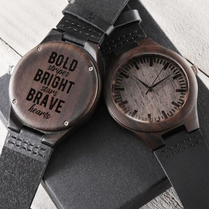 Wooden watch: cute personalized gifts for boyfriends