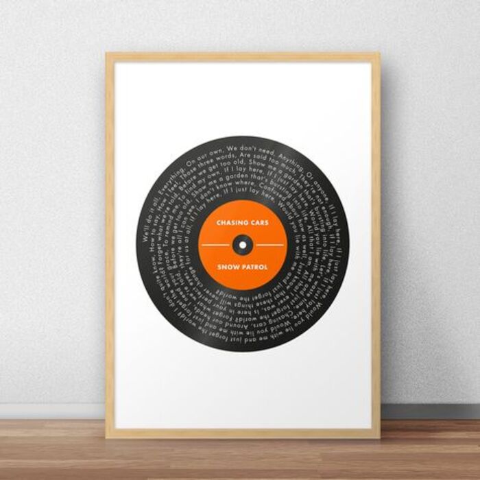 Vinyl record song lyrics: unique customized gifts for partner