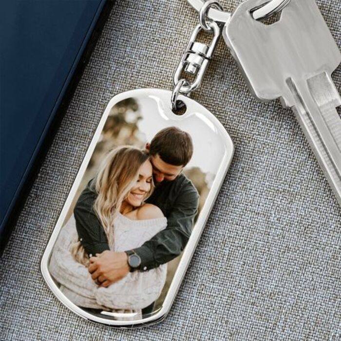 Photo keychains: romantic custom gift for boyfriend