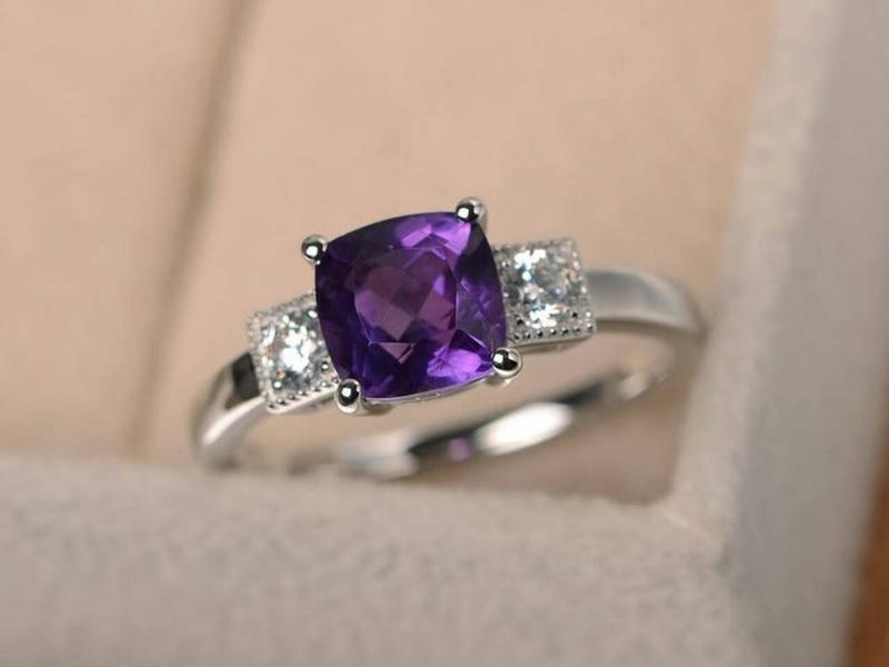 Cushion-Cut Amethyst Ring In Sterling Silver For 28Th Anniversary Gift Ideas