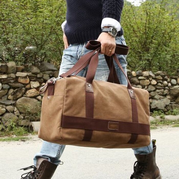Duffle bag: heartfelt gift for long-distance relationship