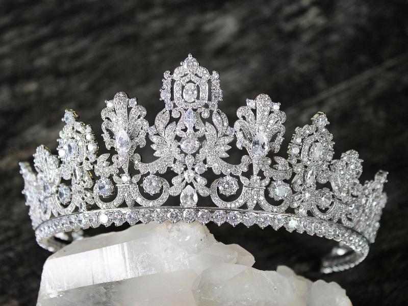 Diamond Tiara for the traditional 60th year anniversary gift
