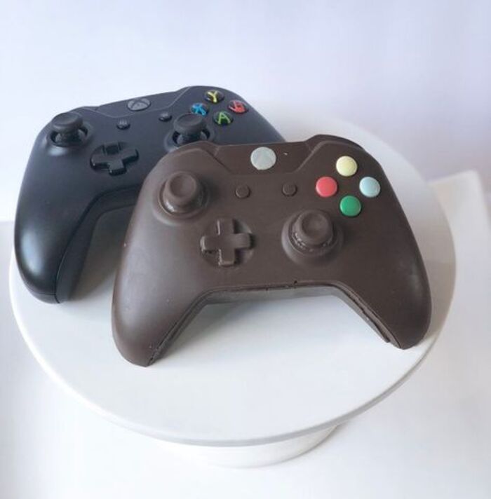 Amusing chocolate game controller for your man