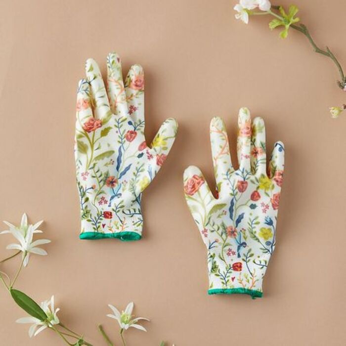 Floral print gloves: best gardening gifts for mom