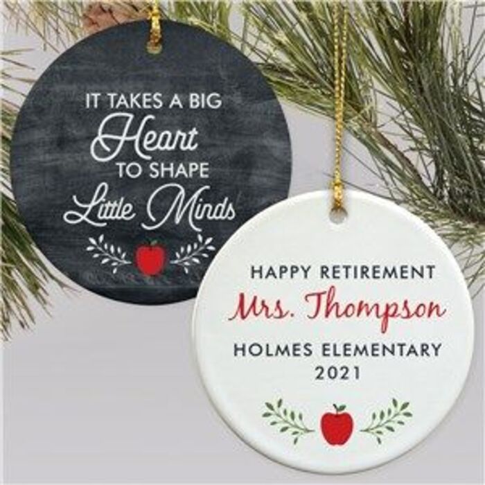 Personalized ornaments: heartfelt retirement ideas for dad