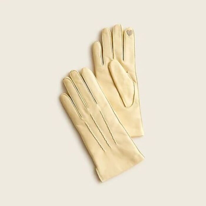 Touchscreen gloves: lovely tech gift for mother