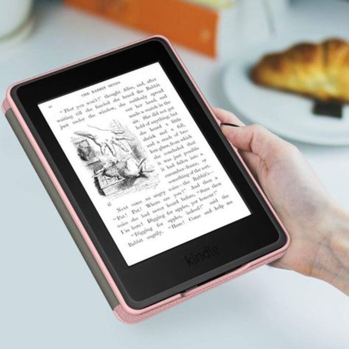 Kindle paperwhite: cool mom's electronic present