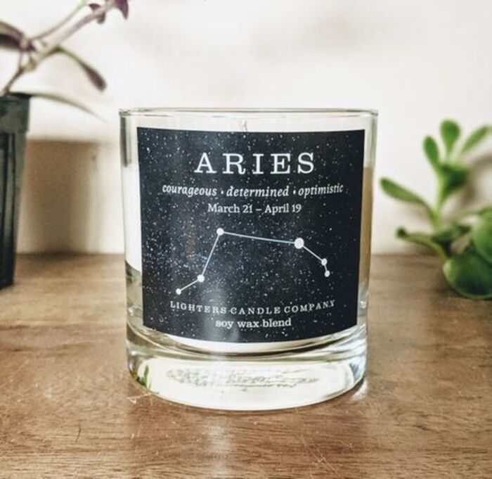 Custom astrology candle: cool surprise for mom