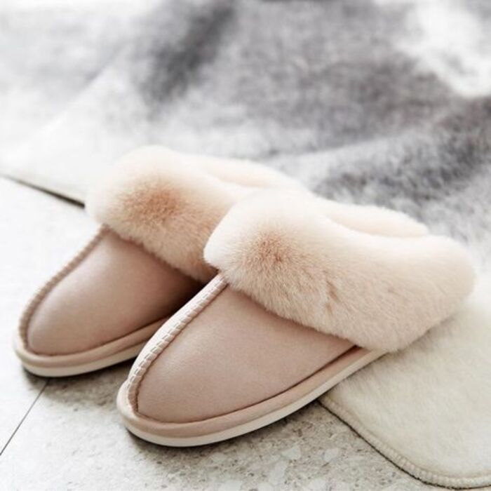 Cozy slippers: lovely present for mom's birthday