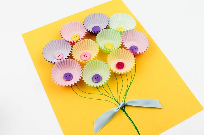 Cupcake Liner Flower Card as easy DIY Mother's Day gifts for mom from kids