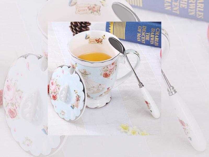Tea Cup And Lid And Spoon Set