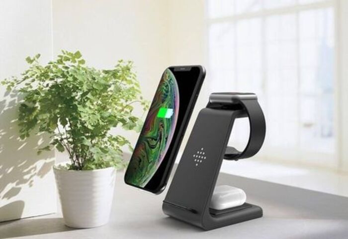 3-in-1 wireless charger: best gift for girlfriend on her birthday