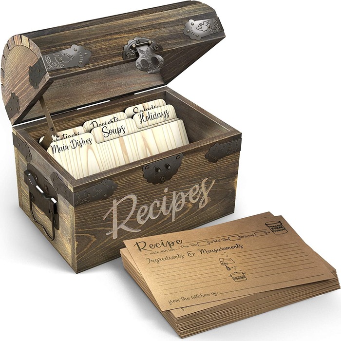 retirement ideas for mom - Handcrafted recipe box