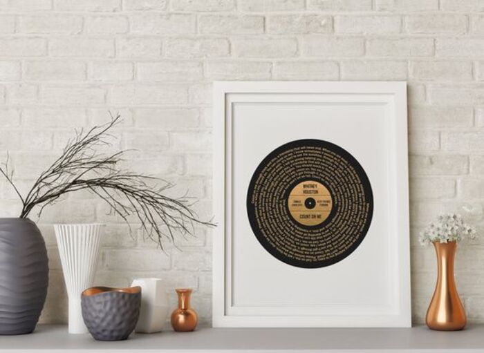 Vinyl record: unique gift for your lady