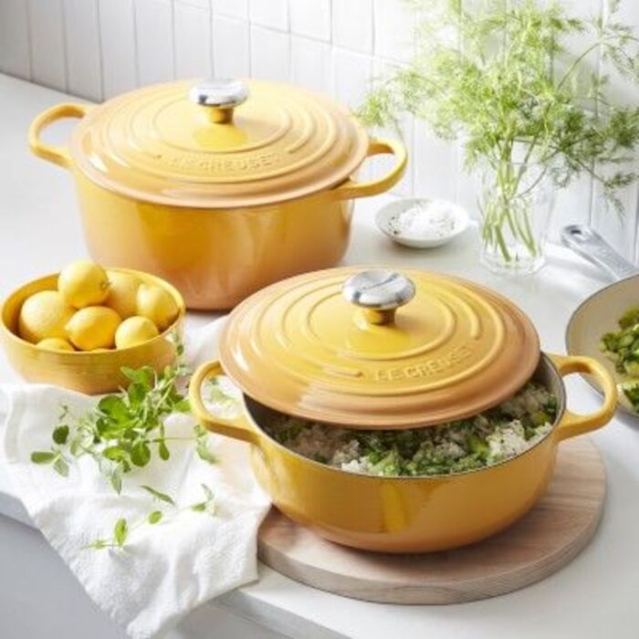 Dutch oven: cute cooking gift for mother