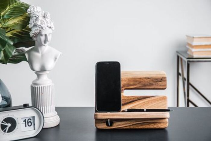 Wooden charging station: considerate gift for lover's graduation