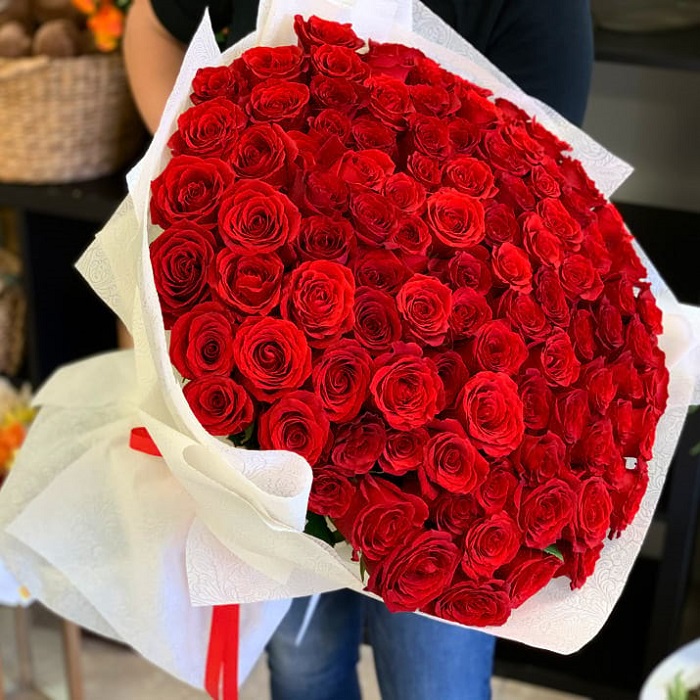 4Th Anniversary Gifts - A Bouquet Of Red Roses 