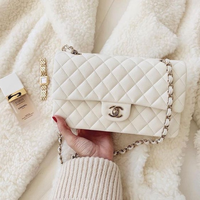 A White Handbag For Birthday Gifts For Wife