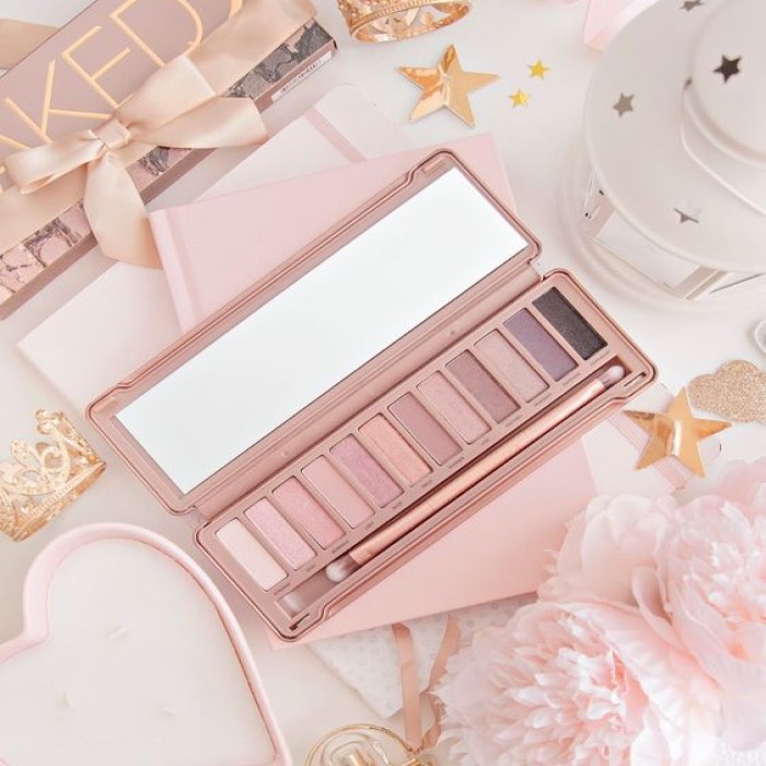 An Eyeshadow Palette For Romantic Gifts For Wife