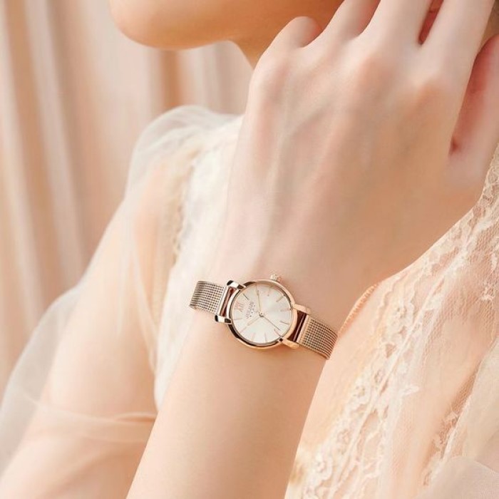 A Gorgeous Watch For Romantic Gifts For Wife