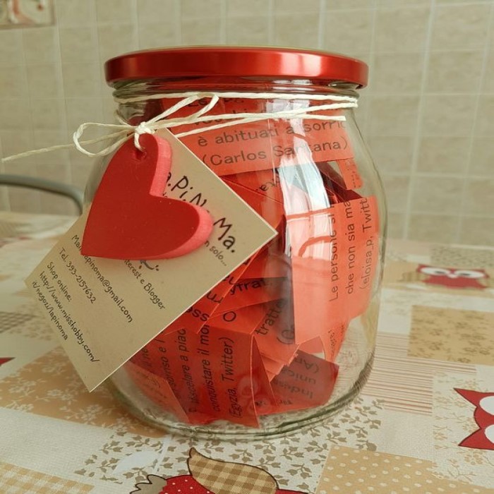 A Jar With Notes Of Love For Romantic Gifts For Wife