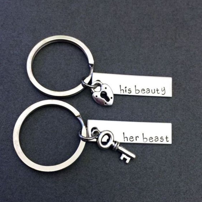 A Couple Keychain For Romantic Gifts For Wife