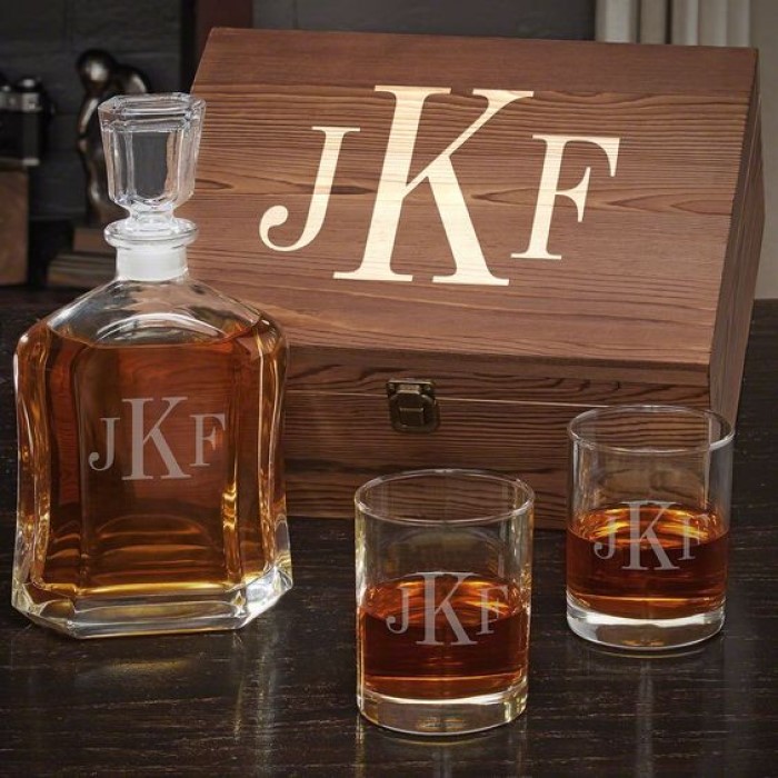 A Whiskey Gift Set: Personalized Gifts For Veterans