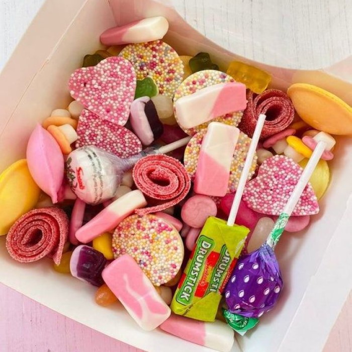 Snacks And Candies: Inspirational Gifts For Cancer Patients