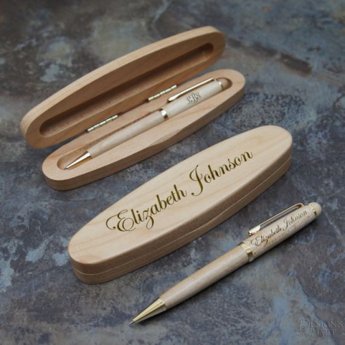 A Personalized Engraving Pen: Elegant Personalized Father's Day Gifts