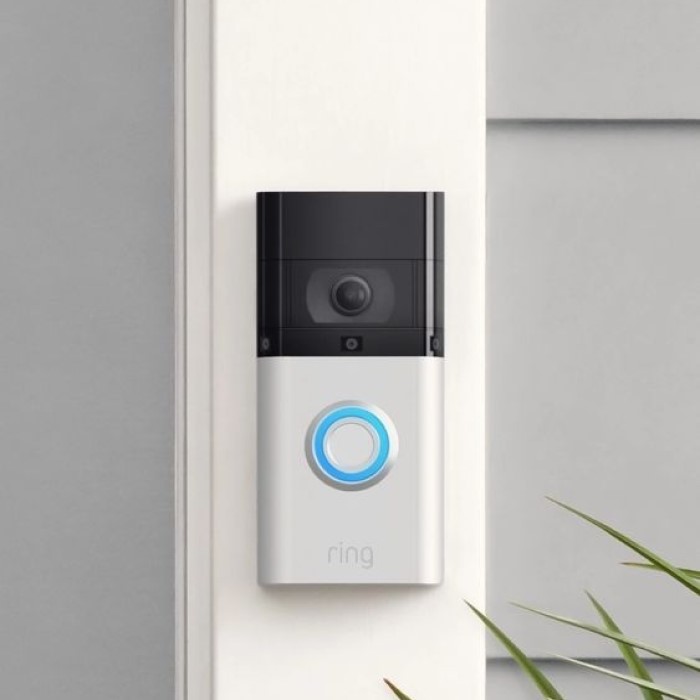 Smart Doorbell: Excellent Tech Gifts For Dad