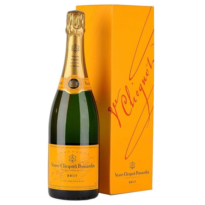 Stepdad Gifts For Father'S Day - Veuve Clicquot Champagne To Keep Your Stepdad Warm During The Cold Season