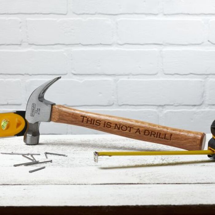 Engraved wooden harmer: best gifts for father's day