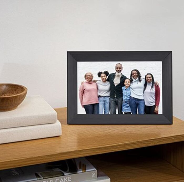 Digital picture frame: sentimental gift ideas for dad