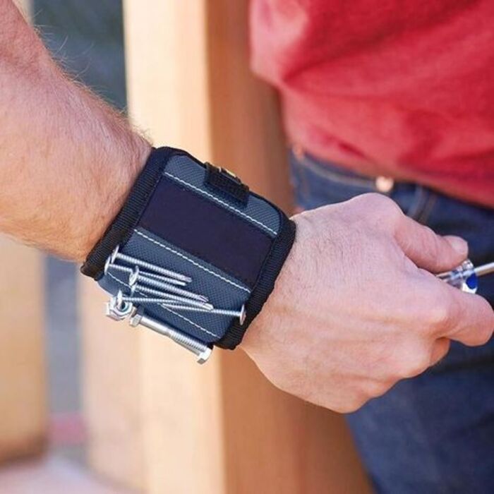 Magnetic tool wristband: practical gift ideas for dad