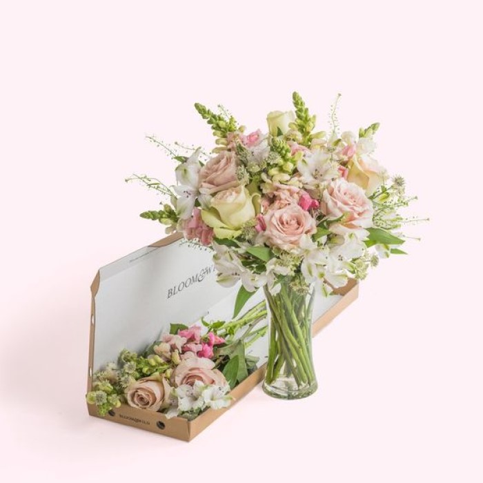 What To Get Your Girlfriend For Her Birthday: Bouquet Subscription