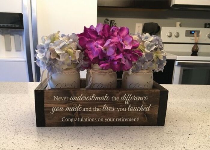 Retirement flower box: cool gift for coworker
